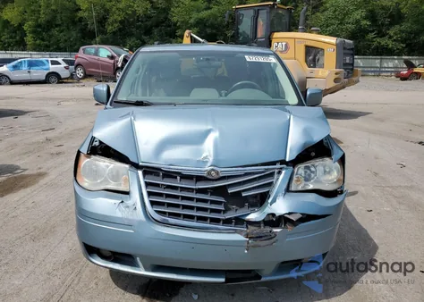 2010 Chrysler Town & Country Touring из США, поврежденный, VIN 2A4RR5D18AR300903